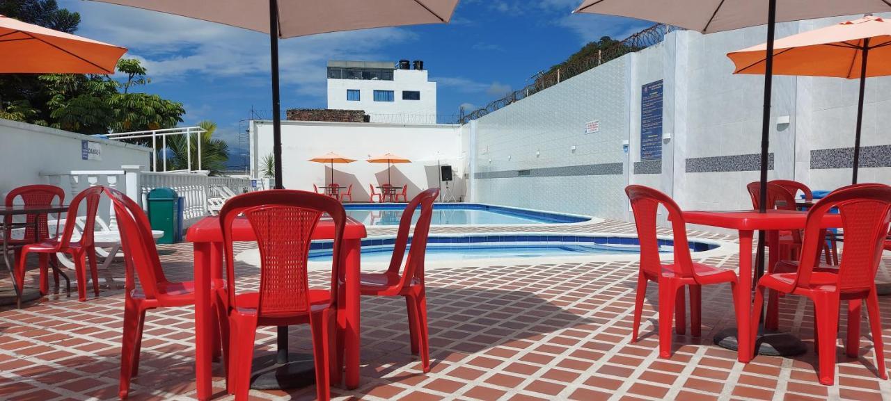 Hotel Emperador Barbosa (Santander) Exterior foto