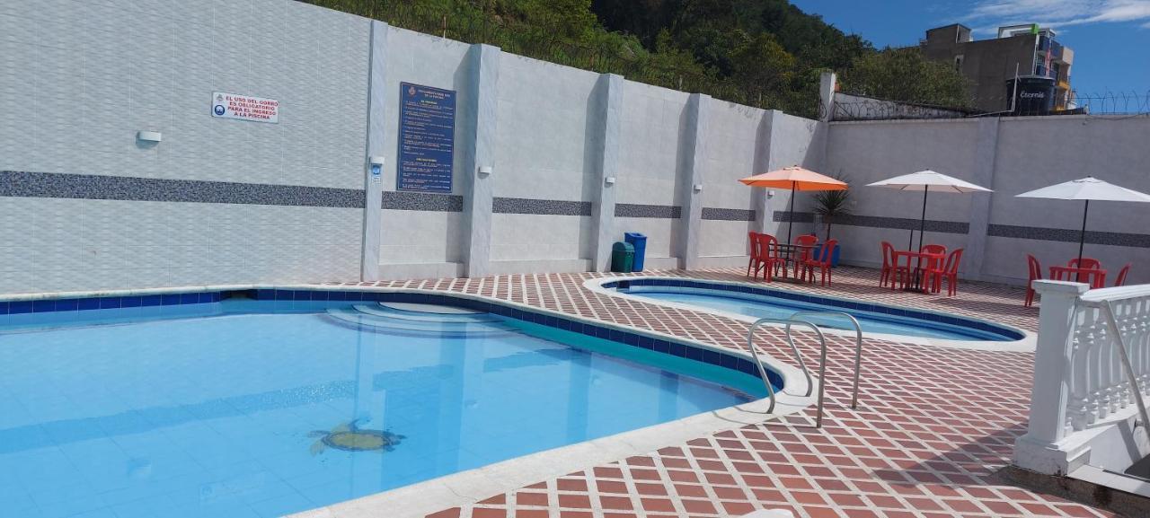 Hotel Emperador Barbosa (Santander) Exterior foto