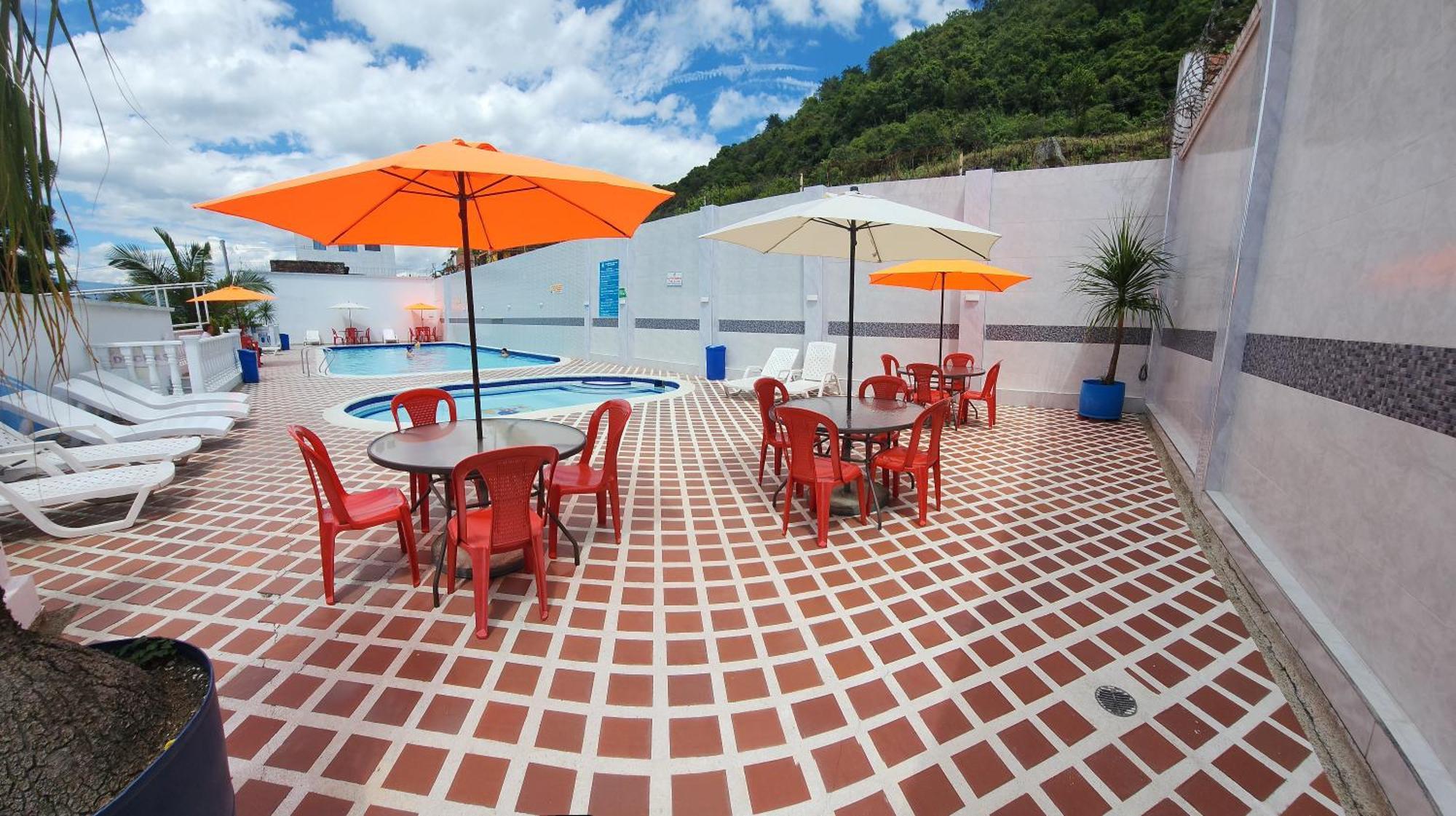 Hotel Emperador Barbosa (Santander) Exterior foto