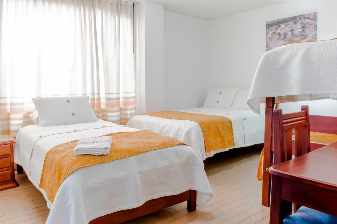 Hotel Emperador Barbosa (Santander) Quarto foto