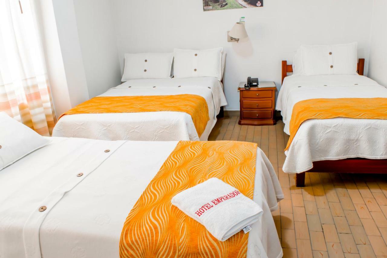 Hotel Emperador Barbosa (Santander) Quarto foto
