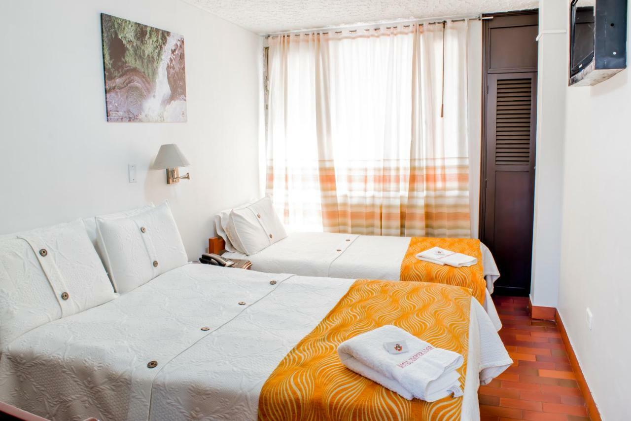 Hotel Emperador Barbosa (Santander) Quarto foto